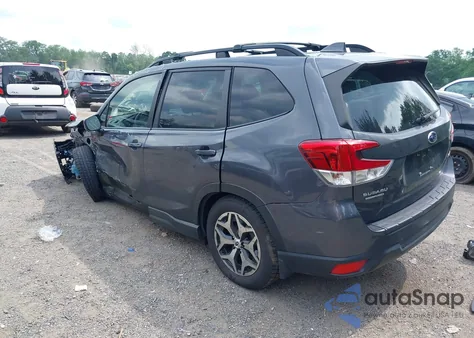 2021 Subaru Forester Premium z USA, uszkodzony, nr VIN JF2SKAFC5MH546473